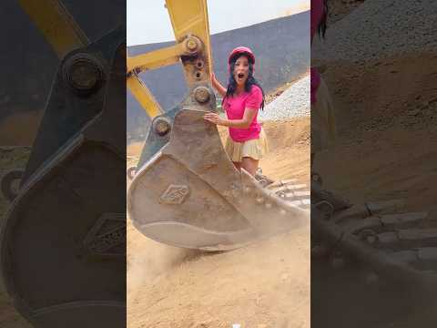 ¡Es imposible sobrevivir a la mega excavadora! 😳