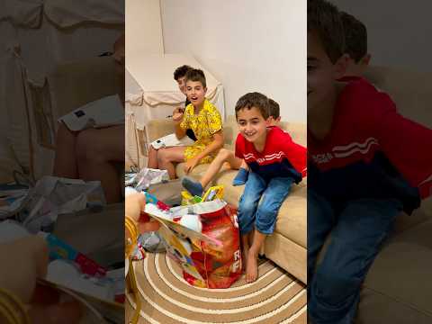 فاجئت خلودة واولاد خالتو بهدية عشكل عيون😳