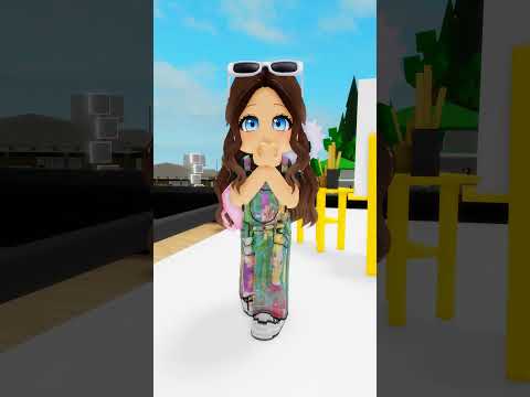 we painted eachother and shes so much better!🎨💖#robloxshorts #roblox