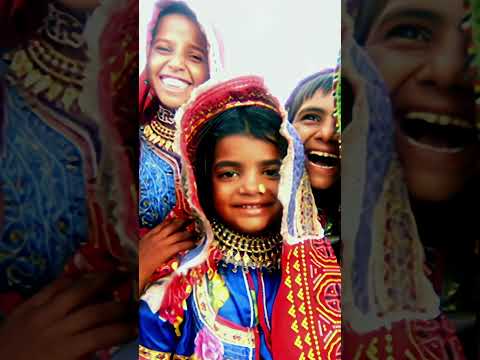 Experience the spirit of Maa Tuzhe Salam available in 8K.