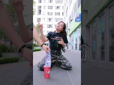 An opportunistic girl! 😂 🤪 💵 #taihoa #funny #shorts
