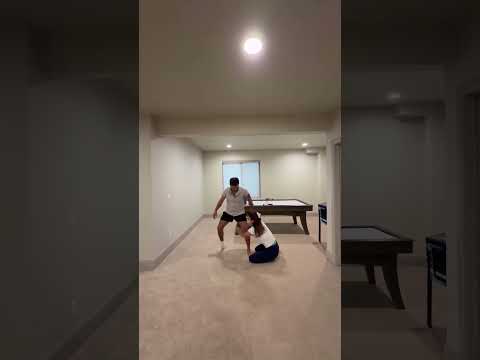 QUEM PEGAR A MEIA PRIMEIRO VENCE