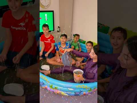 خلودة وأولاد خالتو عم يلعبوا بالأوربيز على اغنية خلودة ( بالونة)