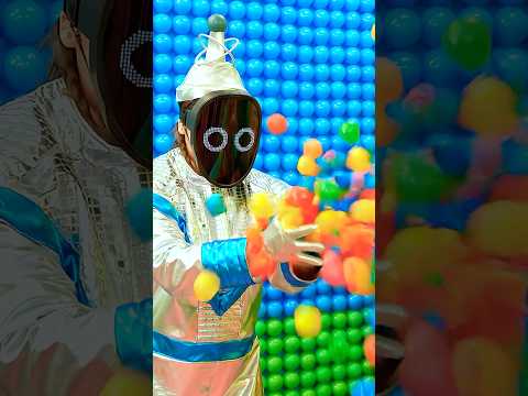 Robot Nanny Throws Balls Everywhere!