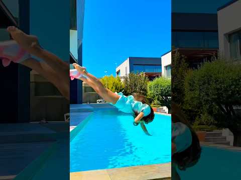 💦+🏃‍♀️=🧜‍♀️ #familyfirst #flexibility #funny
