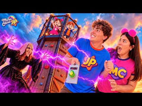 A Bruxa Prendeu os Bonecos no Alto da TORRE! 😱🏰 - Maria Clara e JP