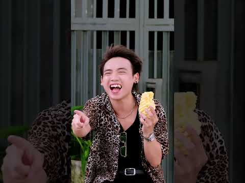 Jesus rewarded her pure heart with a golden surprise! 🍍 🙏  ✨ #taihoa #viral  #shorts