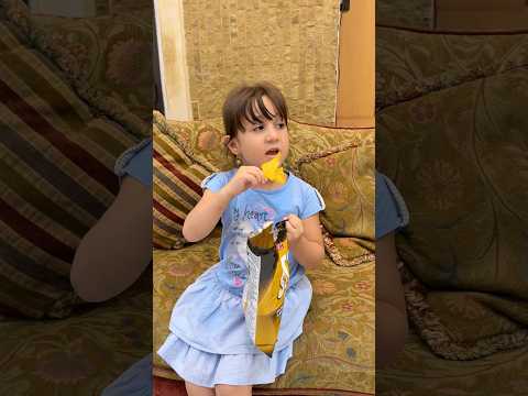 العيلة كلها عم تطلب طلبات وانا عم اكل:😡