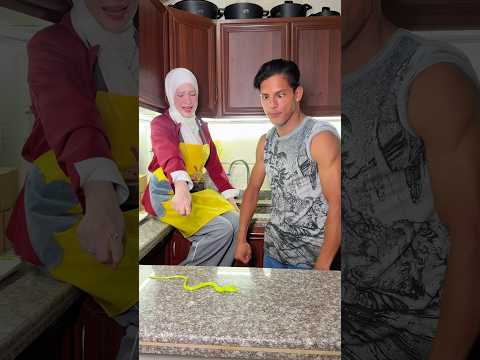 ابن اختي ضرب الحية:🤣