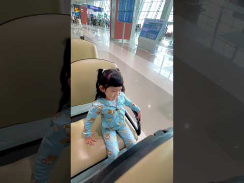 Moana naik pesawat sendirian.. #riaricis #moana