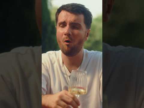On goûte du champagne de luxe