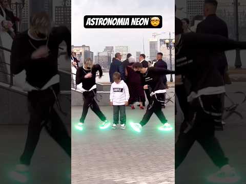 TEACHING SHUFFLE 😨🔥 LITTLE BOY AMAZING DANCE 🤯 TUZELITY NEON!!