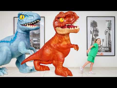 Stretchy Dinosaurs Grow Bigger and Walk Around the House!