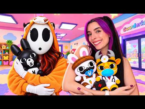 Trabajamos en una GUARDERÍA de ANIMALES BEBÉS con ANOMALÍAS con Mandarina en Roblox
