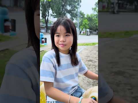 LNS - Cô bé tội nghiệp được giúp đỡ || Poor little girl in the park #shorts