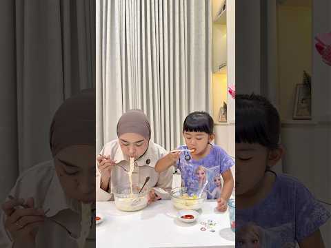 Mukbang mie viral? #riaricis #moana