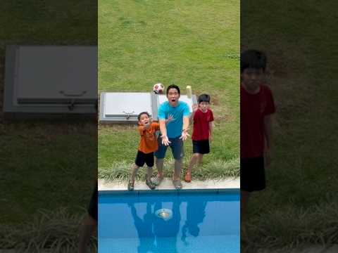 Waduh siapa yang bisa tangkap butter squishy supaya ga jatuh ke kolam⁉️