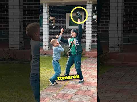 Este Niño Sufrió Bullying… Hasta Que Llegó Su Papá Policía 👮‍♂️🦇