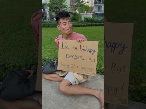 SH - Cậu ấy là một người vô gia cư hạnh phúc || Happy homeless person #shorts