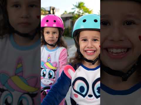 Bebê Valentina em uma história sobre proteção na bicicleta: Joelheira e Cotoveleira!