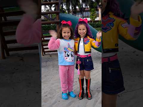 Bebê Valentina e a sua irmã Gêmea