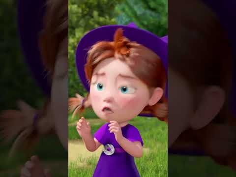 Красота требует… ушек?! 🐰🎀 #Shorts #машаимедведь #СветМойЗеркальце #MashaandtheBear #cartoon #kids
