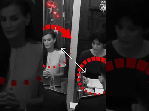Letizia coquetea con un chico joven enfrente de Felipe durante su visita a Melilla.ES UNA DESCARADA