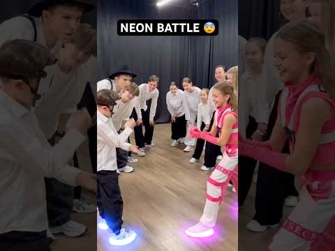 Шаффл Баттл 😎🔥 Girls 👧 VS Boys 👦 WHO WIN 🏆🤔 NEON MODE BATTLE 😨