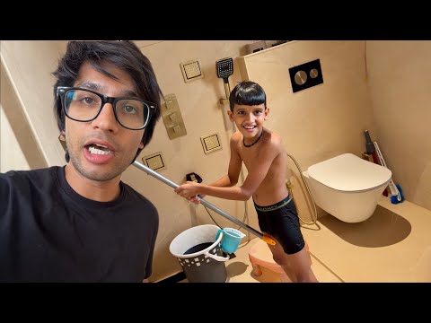 Kunali Bathroom Mein Kya Kar Raha ? 😲