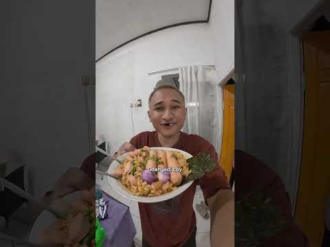 Kita masak buat Menghibur diri dulu ya kan