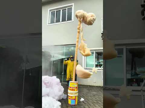 Fiz uma explosão de espuma em casa