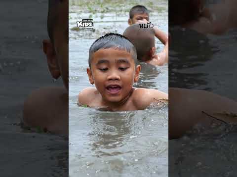 ไม้ไผ่กระบอกเดียวก็สามารถดักปลาไหลได้ | #หม้อข้าวหม้อแกง #ThaiPBSKids #shorts