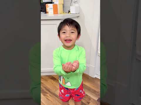 She gives up ice cream for baby brother 👶🏻❤️👧🏻