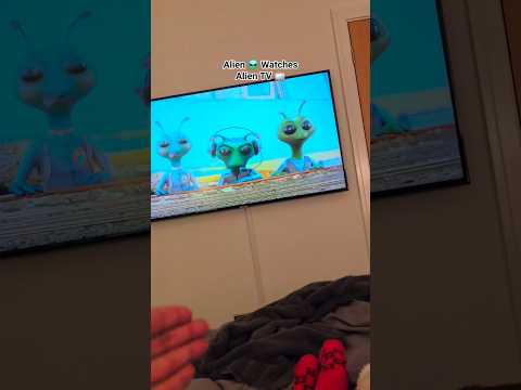 Alien 👽 Watches Alien TV 📺