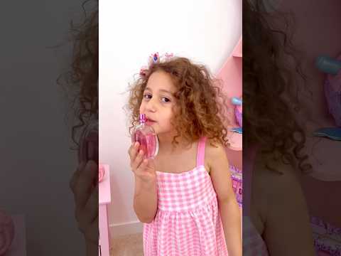 Sierra teaches Rhia about using too much perfumes
