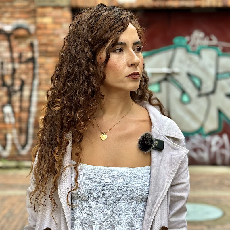 Pao Pineda Oficial YouTube channel avatar