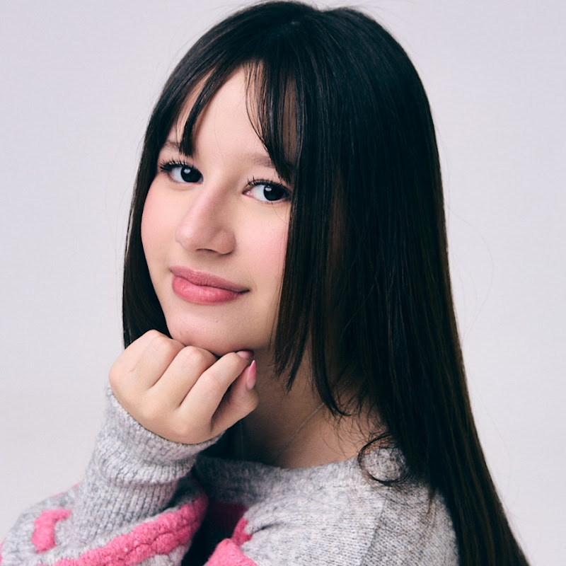 Valentina Pontes ofc YouTube channel avatar