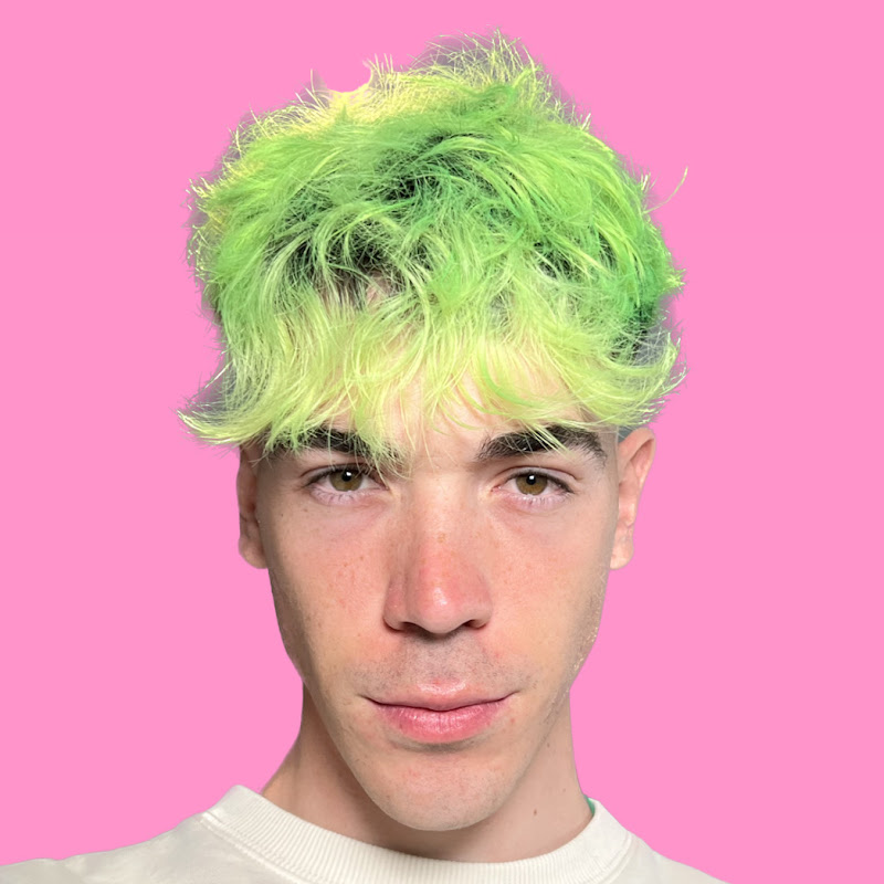 Alextis YouTube channel avatar