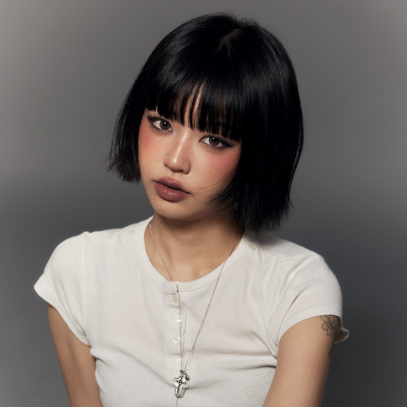 써니 SUNNY YouTube channel avatar